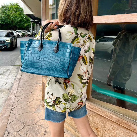 BATTY L Top Handle Bag