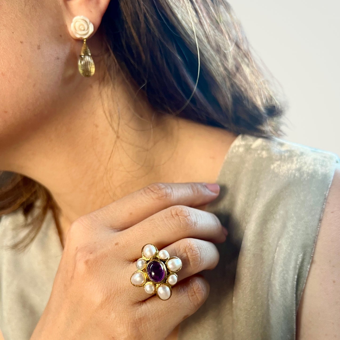 CARDINAL Amethyst & Pearls Ring