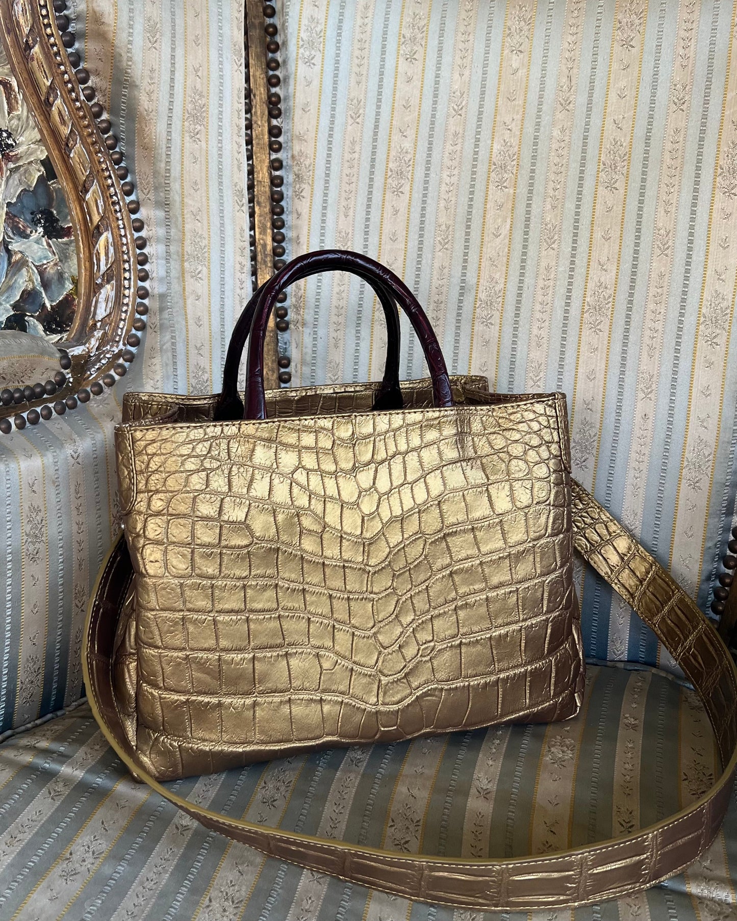 BUTTERFLY 30 顶部提手包：金锭（添加尺寸）