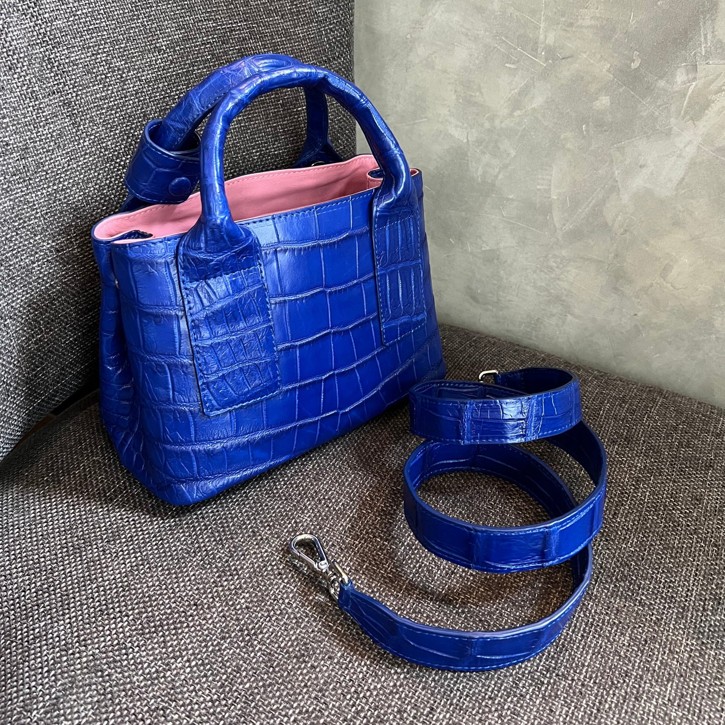 FLEXII 23 Top Handle Bag: Electric Blue