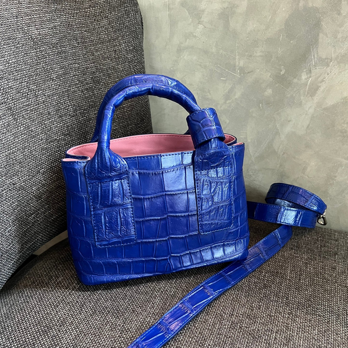 FLEXII 23 Top Handle Bag: Electric Blue