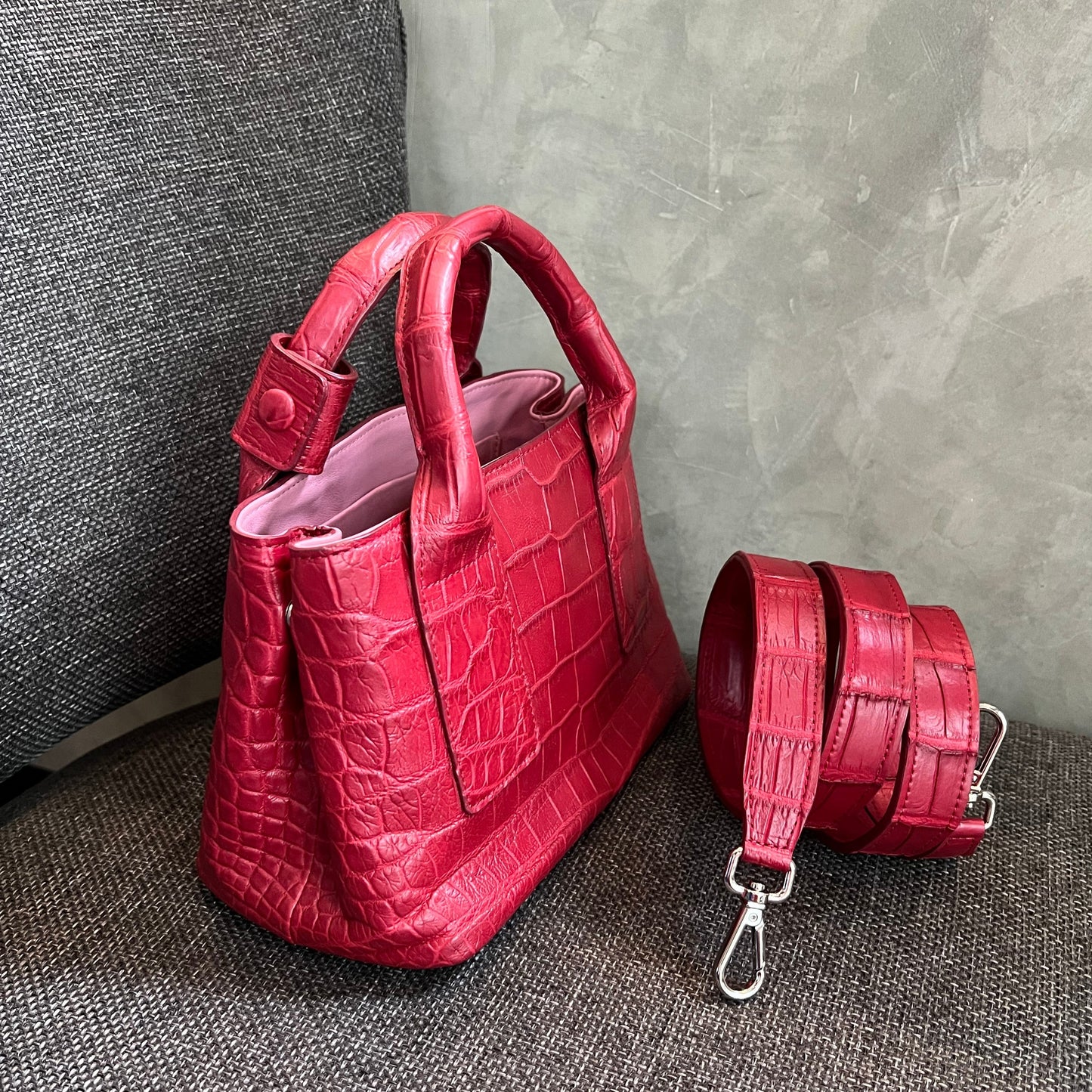 FLEXII 23 Top Handle Bag: Apple Red