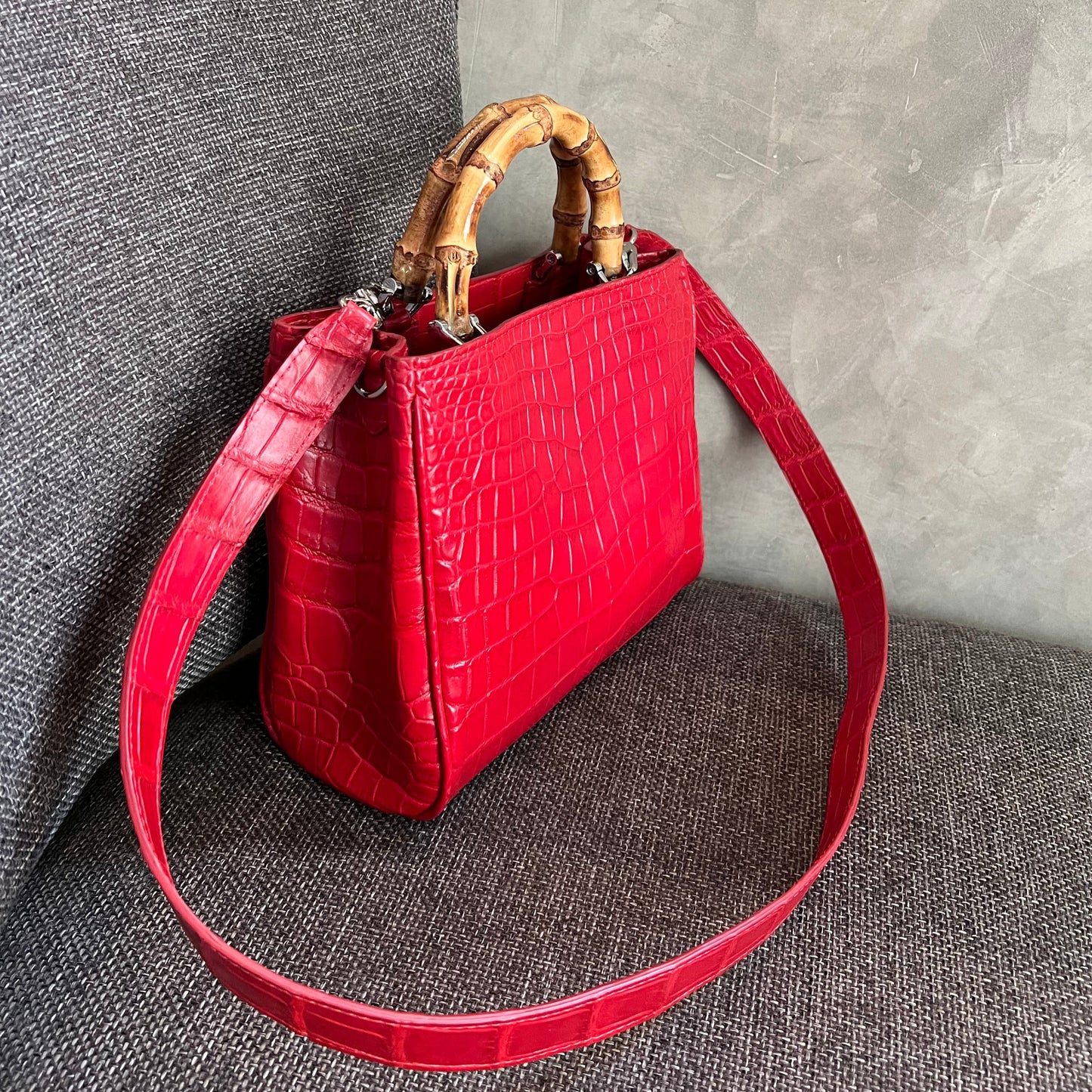 BAMBOO BUTTERFLY 21 Top Handle Bag: Scarlett Red