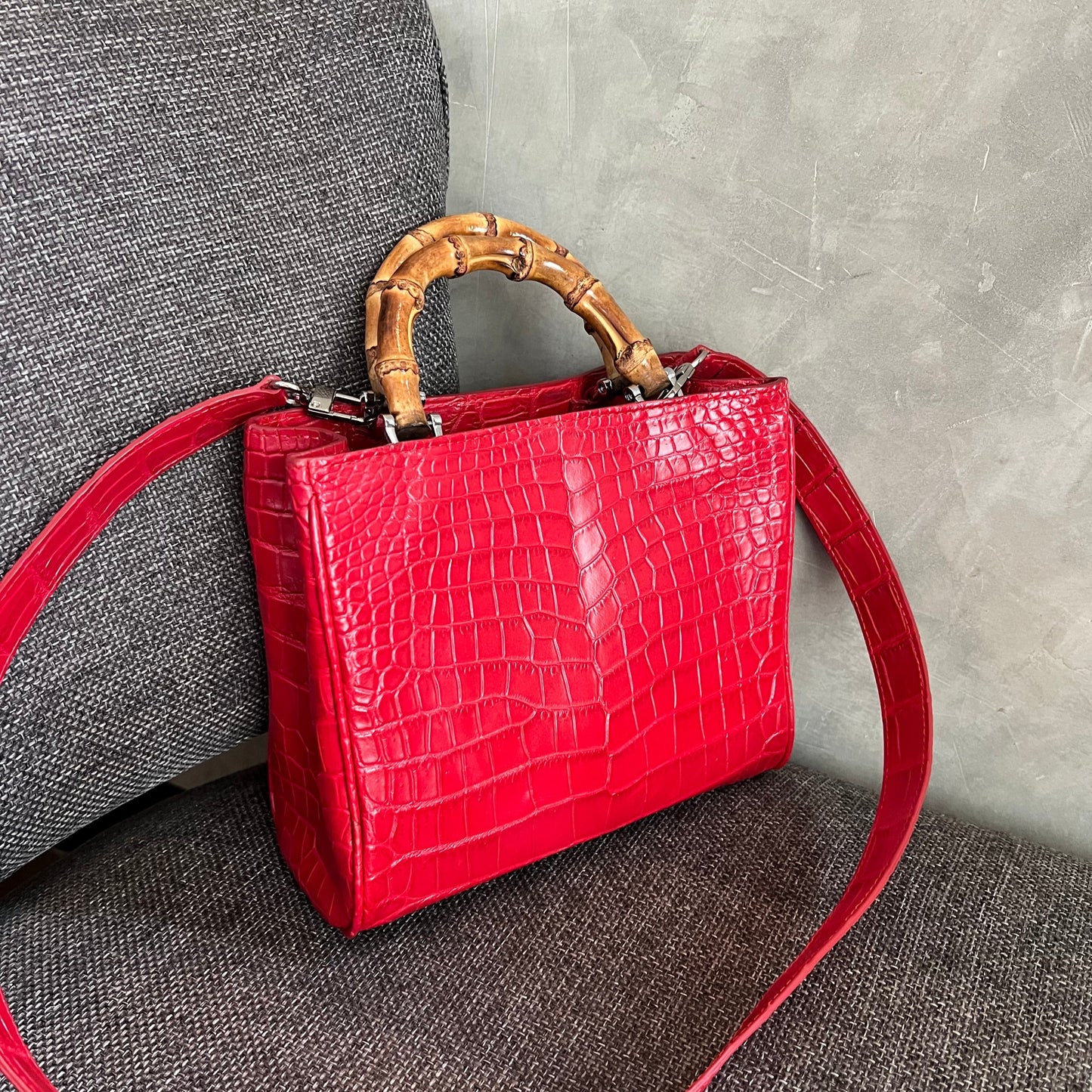 BAMBOO BUTTERFLY 21 Top Handle Bag: Scarlett Red