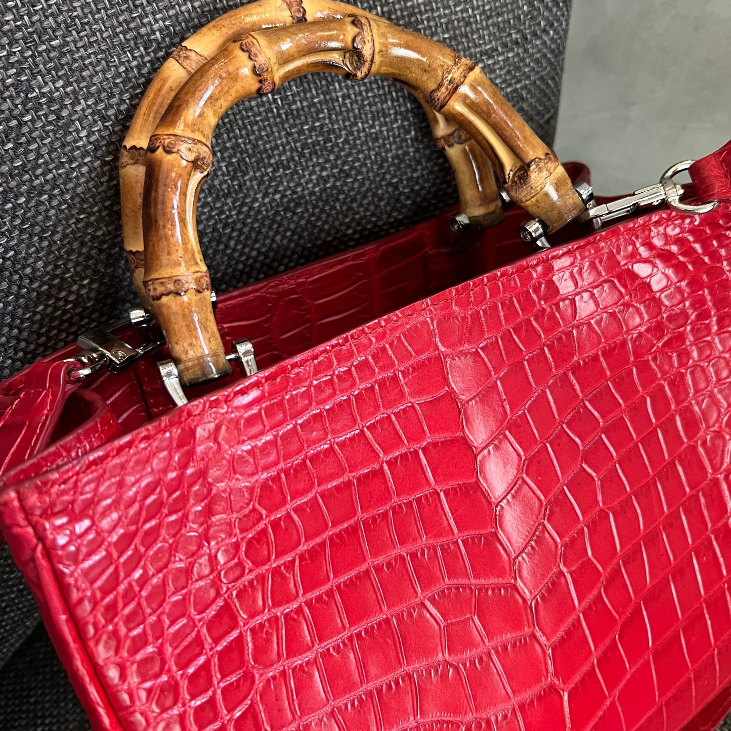 BAMBOO BUTTERFLY 21 Top Handle Bag: Scarlett Red