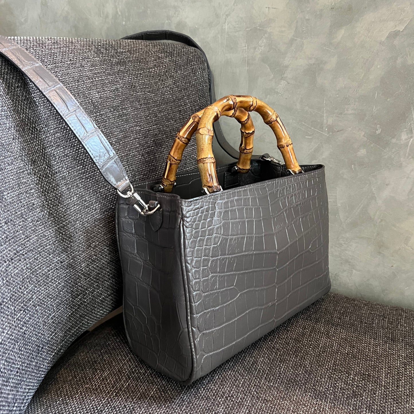 BAMBOO BUTTERFLY 24 Top Handle Bag: Ash Gray