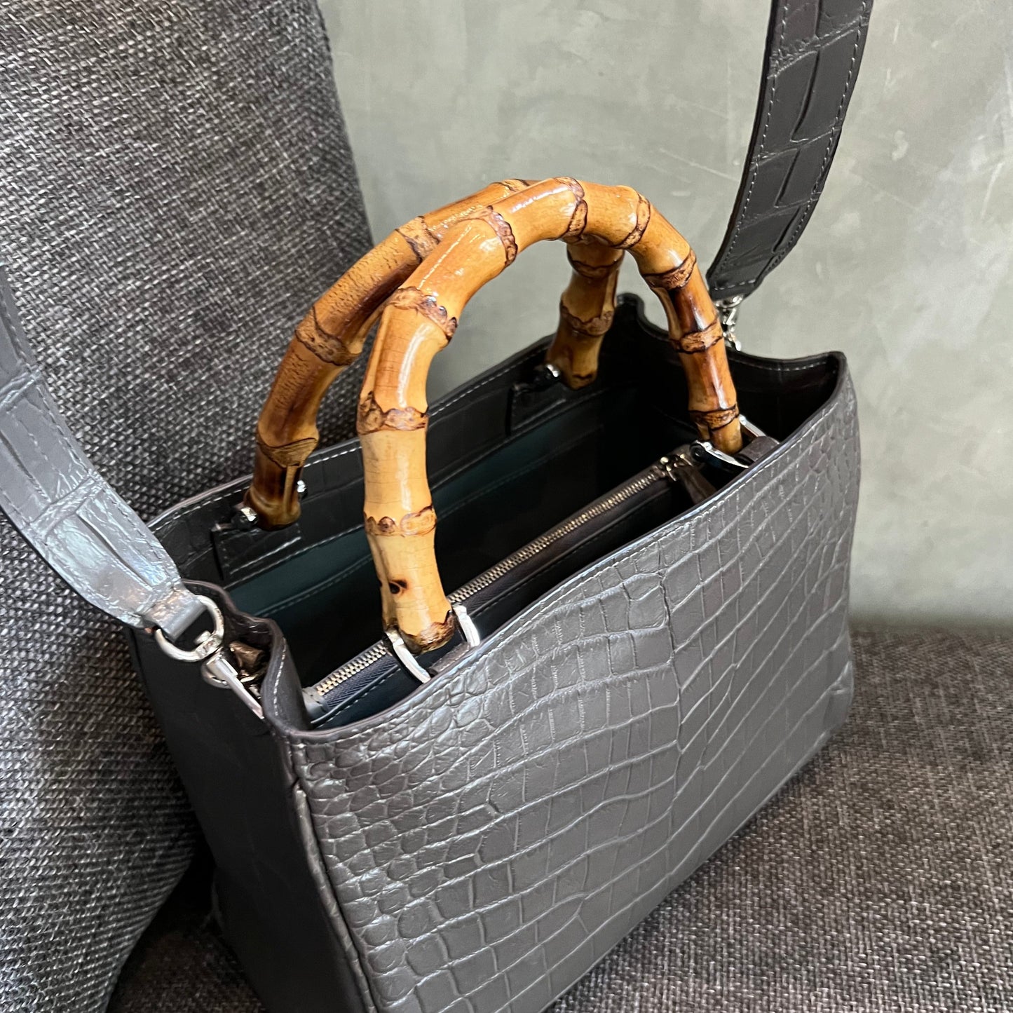 BAMBOO BUTTERFLY 24 Top Handle Bag: Ash Gray