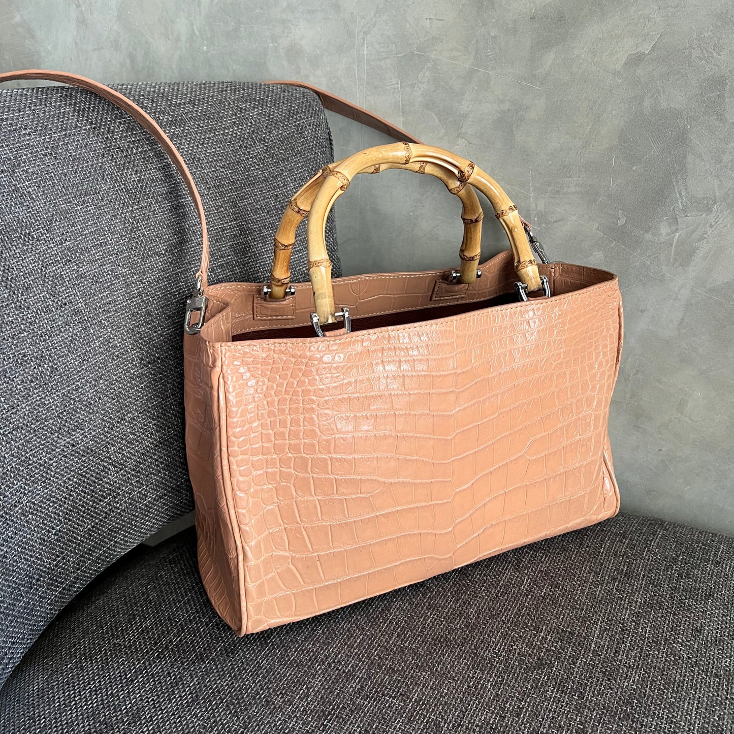 BAMBOO BUTTERFLY 29 Top Handle Bag: Deep Peach