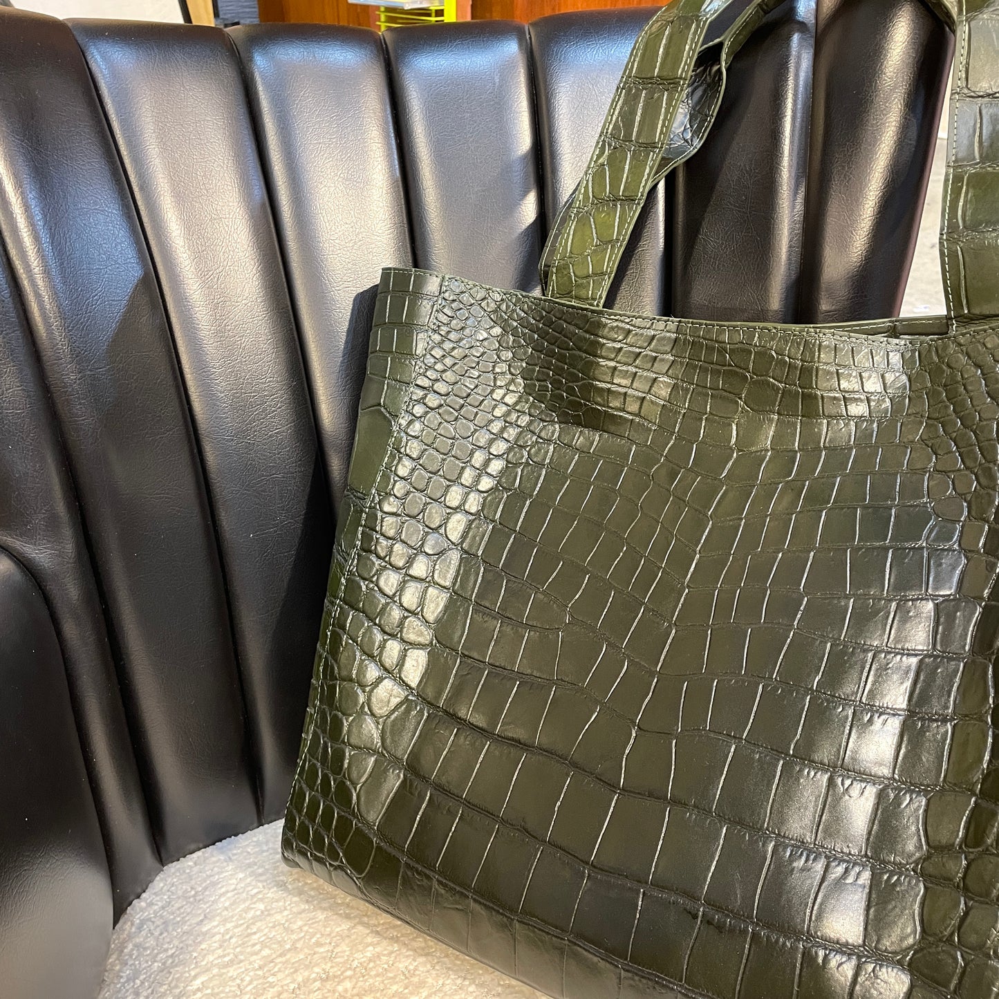 LENA L Tote Bag: Olive Green