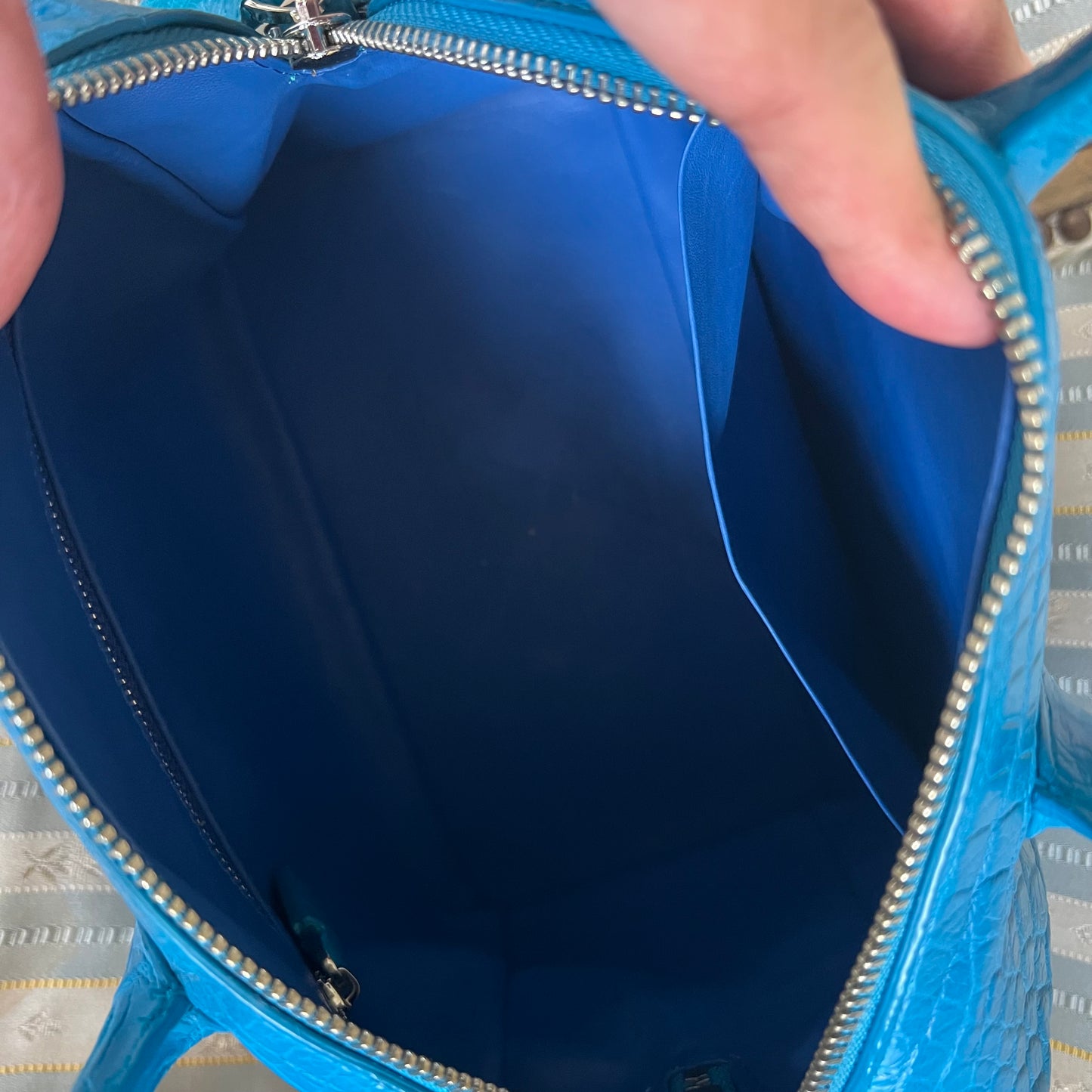 BOSTON 25 Top Handle Bag: Santorini Blue