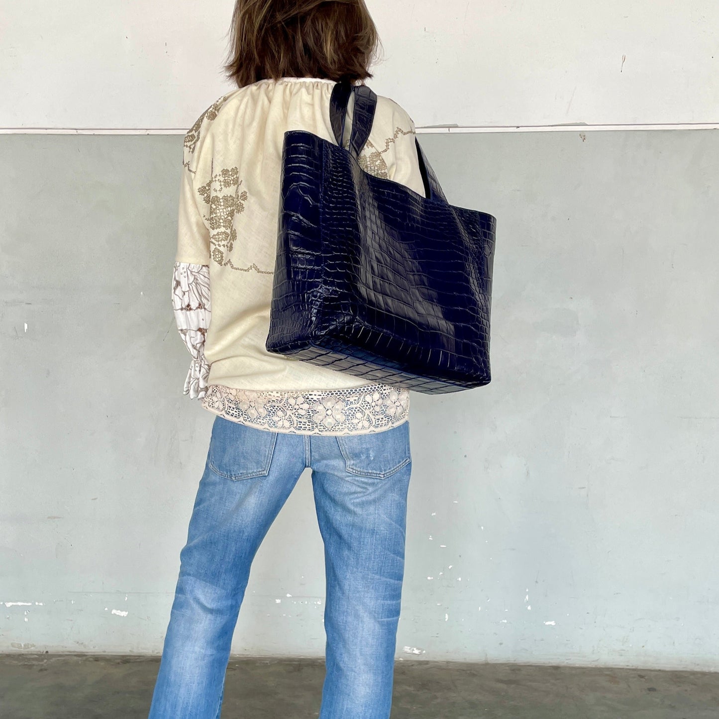 LENA L Tote Bag: Navy