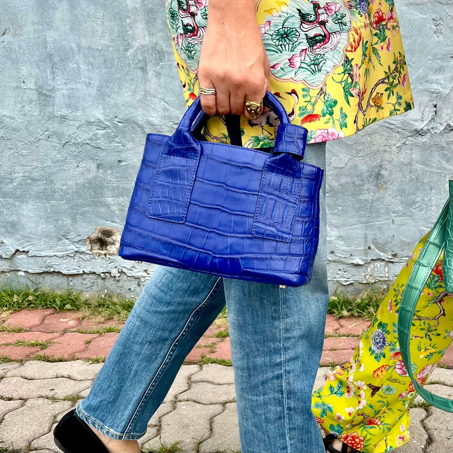 FLEXII 23 Top Handle Bag: Electric Blue