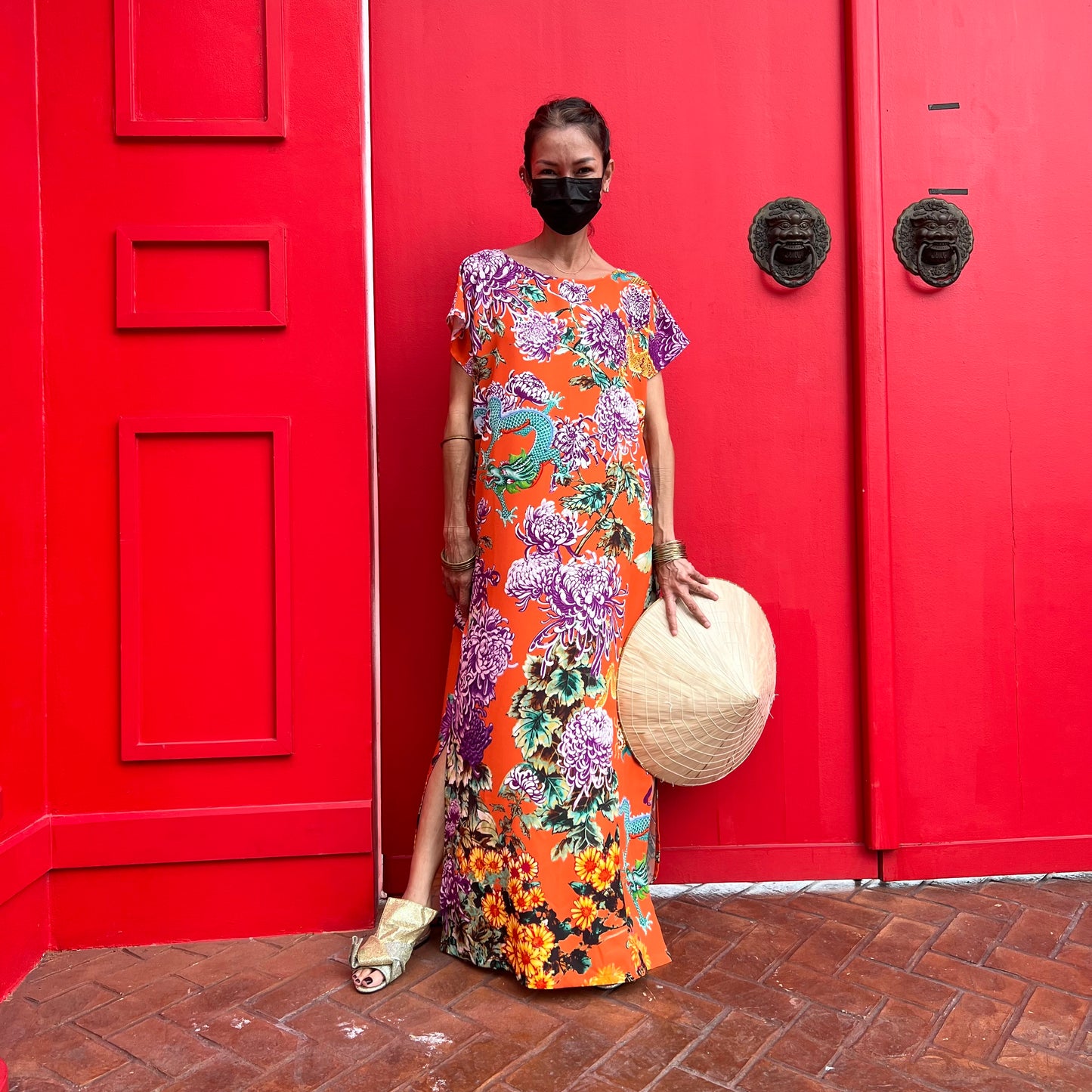 CHRYSANTHEMUM Boat-neck Maxi Dress: Orange