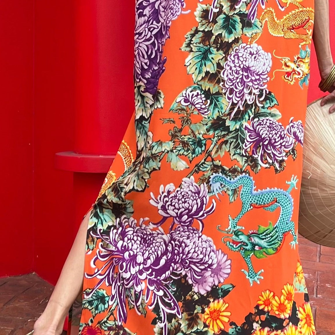 CHRYSANTHEMUM Boat-neck Maxi Dress: Orange