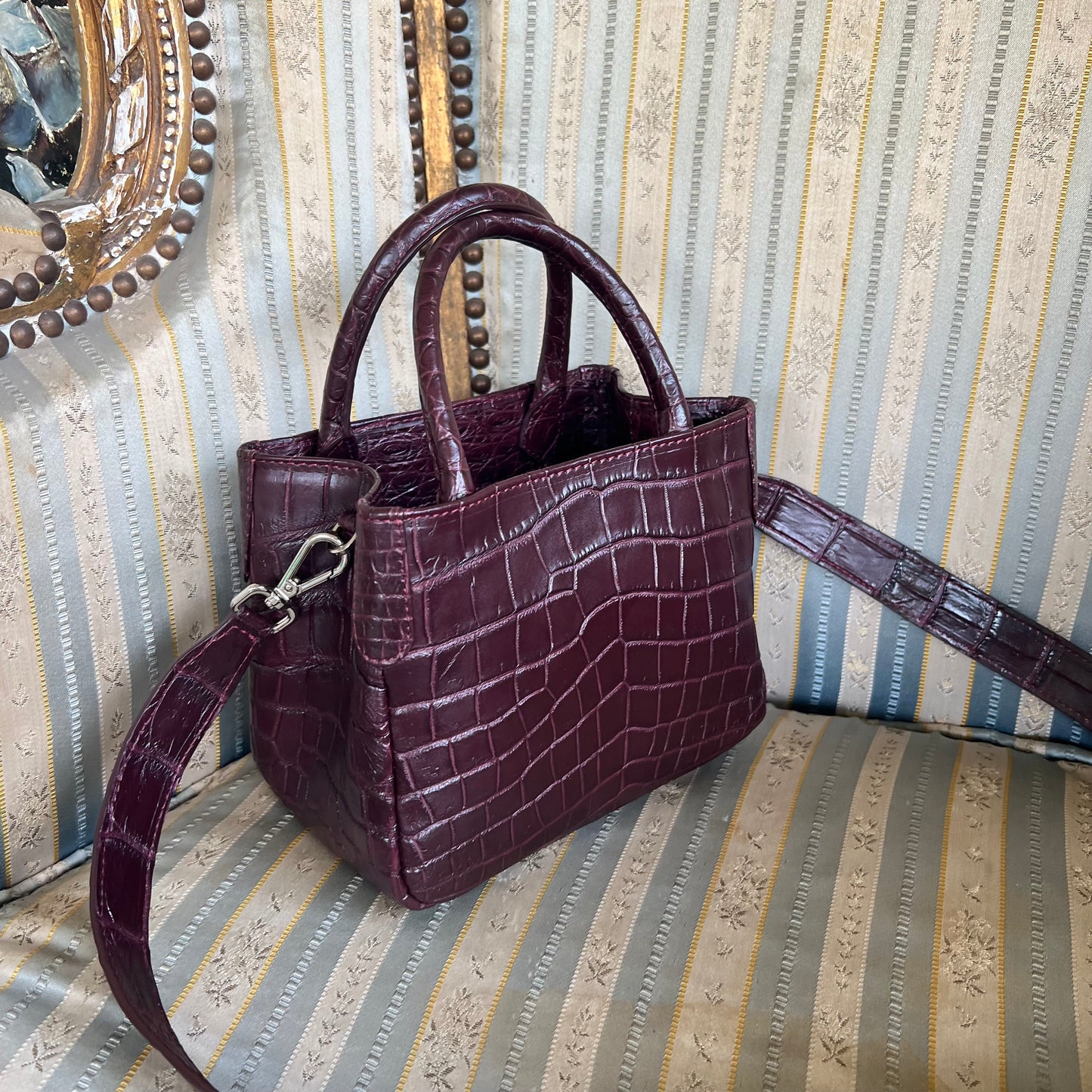 BUTTERFLY 19 Top Handle Bag: Wine Red