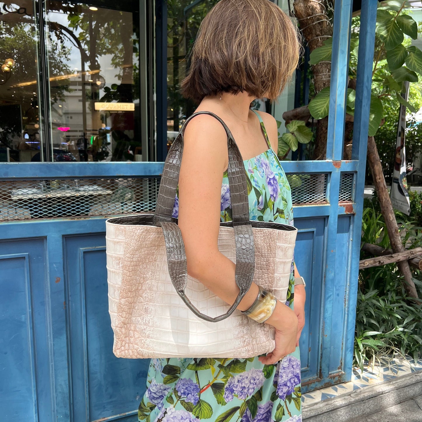 LENA M Tote Bag: Himalaya