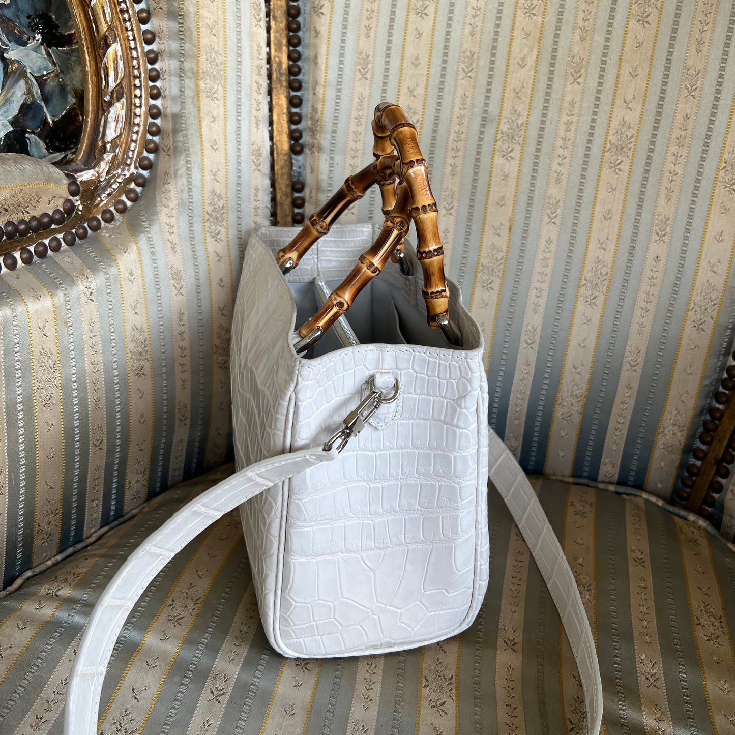 BAMBOO BUTTERFLY 24 Top Handle Bag: Pale Gray