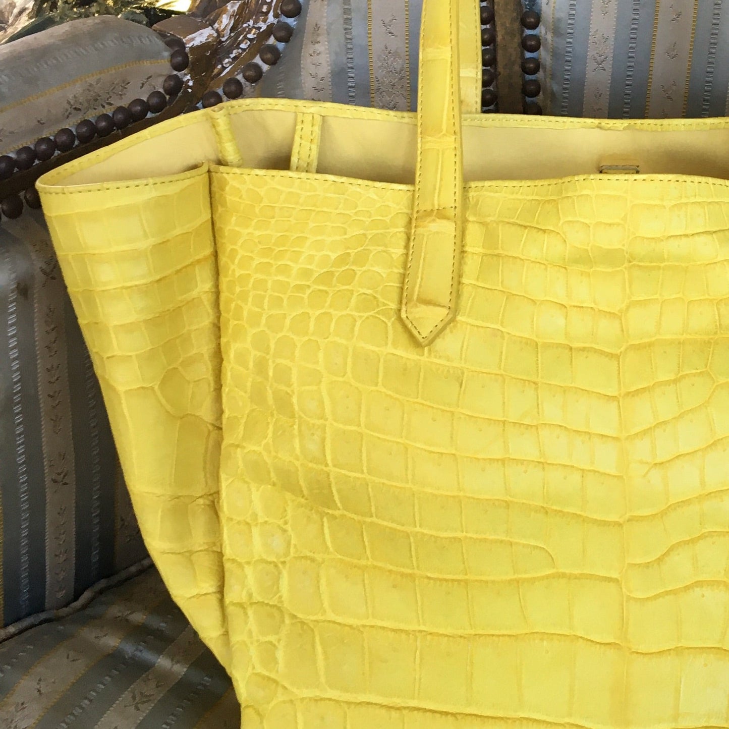 LILY Tote Bag: Lemon Yellow